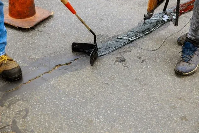 Saw-cut asphalt repair inside sound pavement